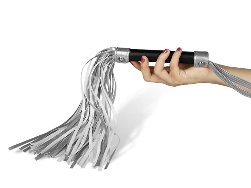  Giá sỉ Roi Da R White – Đồ Chơi Người Lớn Bạo Dâm Mới Ra Mắt - SHP1028 mới nhất